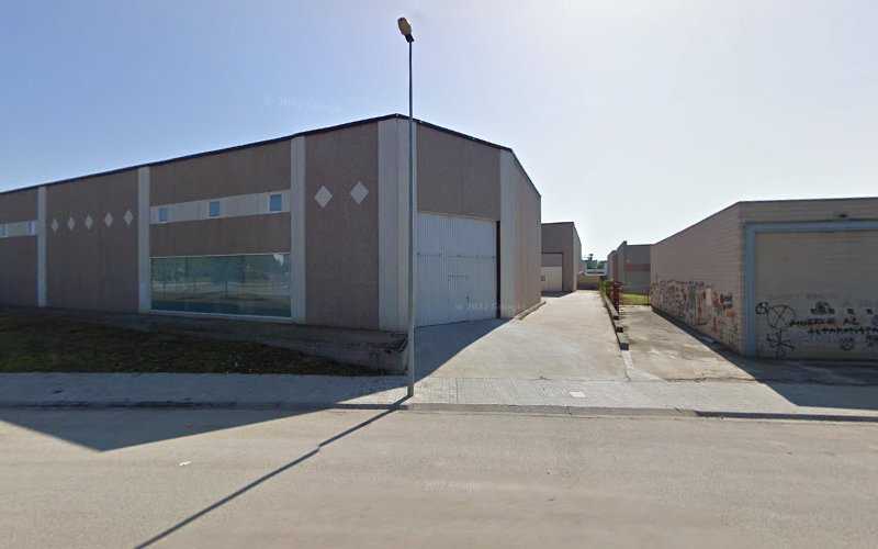 Fotografia tomada fuera de Justa la fusta, S.L - Tienda de armarios en Sant Gregori, Girona