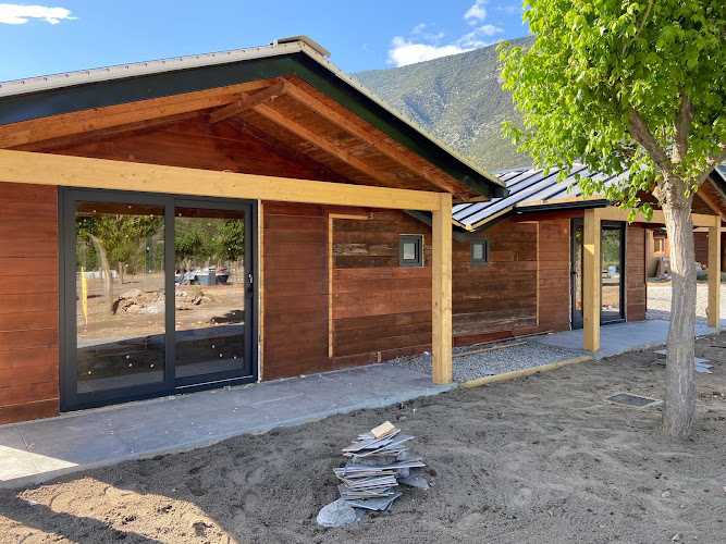 Fotografia tomada fuera de AMR Alumini i Vidre- Carpinteria aluminio y Pvc a Solsona - Metal·listeria en Olius, Lérida