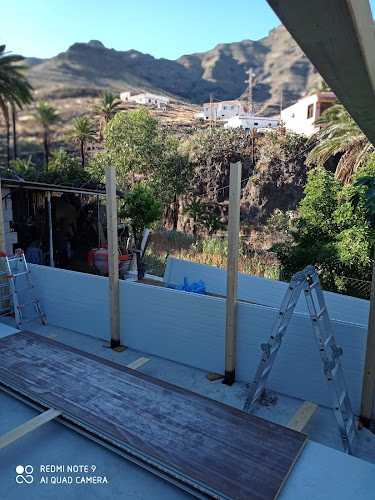 Fotografia tomada fuera de Carpinteria DARK WOOD - Mobiliere en Maspalomas, Las Palmas