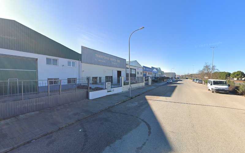 Fotografia tomada fuera de AGUDO Maquinaria y Herramienta para carpinteria de PVC - Fabricante de herramientas en San Clemente, Cuenca