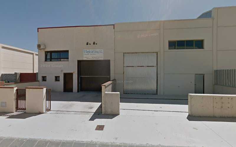 Fotografia tomada fuera de El Repla del Lleug S.L - Carpintería en Roda de Berà, Tarragona