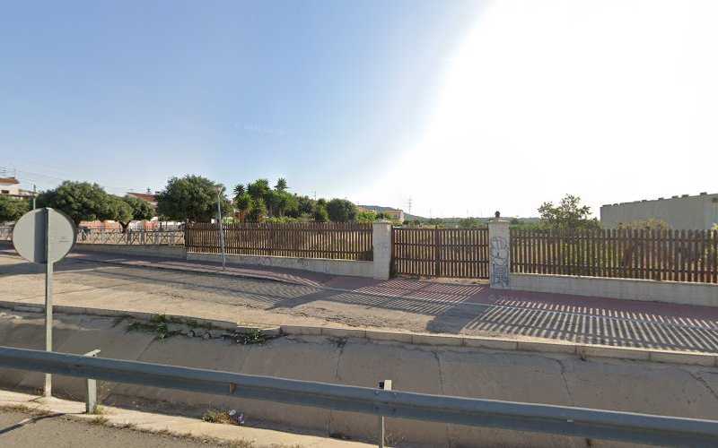 Fotografia tomada fuera de Fustería Jaume Elías - restaurantes en Roda de Berà, Tarragona