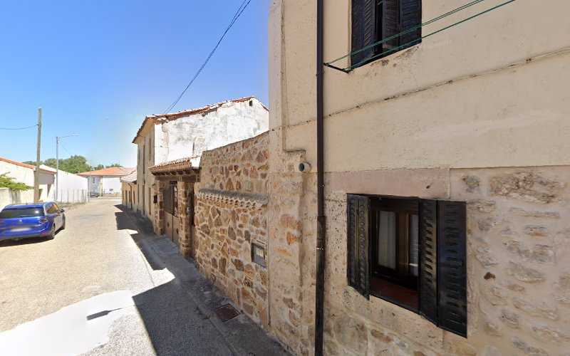 Fotografia tomada fuera de Juan Antonio Estebaranz Antón - Carpintería metálica y de aluminio en Boceguillas, Segovia