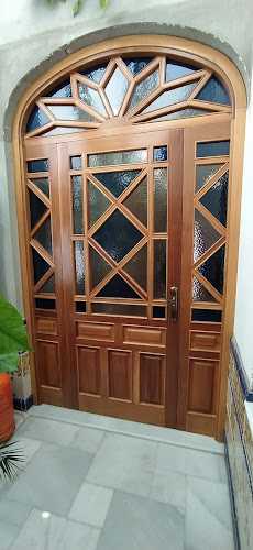 Fotografia tomada fuera de Carpintería False - Carpintería en La Algaba, Sevilla