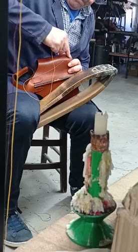 Fotografia tomada fuera de Anfajami Piel Artesanos - Comercio en Las Ventas Con Peña Aguilera, Toledo