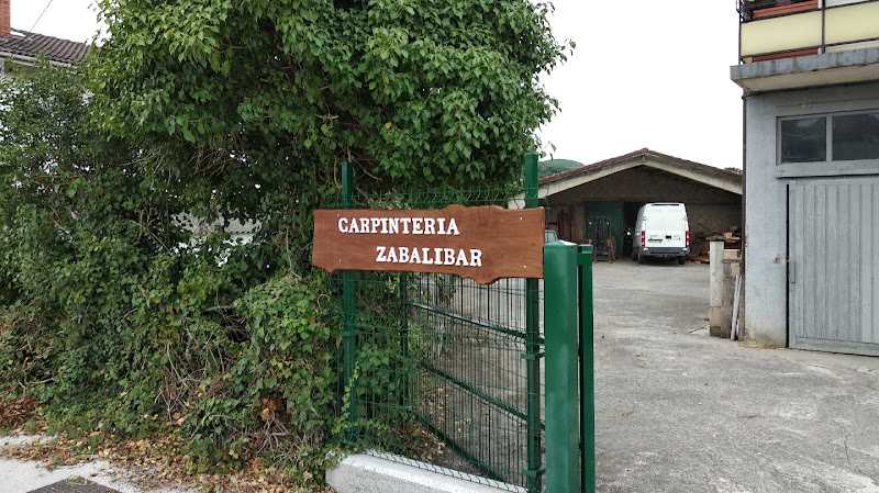 Fotografia tomada fuera de Carpintería Zabalibar - Carpintería en Amurrio, Álava