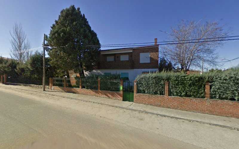 Fotografia tomada fuera de Ebanistería Carpintería Raúl Pinto Bermudez - Ebanista en El Casar de Escalona, Toledo