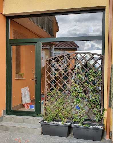 Fotografia tomada fuera de Alubama Aluminio y PVC - Carpintería metálica y de aluminio en Humanes de Madrid, Madrid