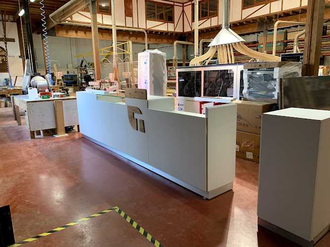 Fotografia tomada fuera de Carpinteria Hermanos Toribio - Fábrica de maquinaria en Madridejos, Toledo