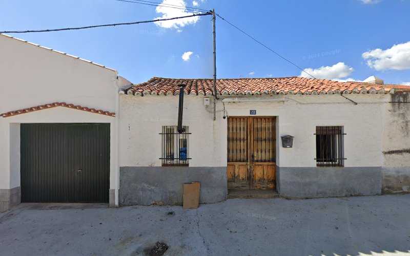 Fotografia tomada fuera de Carpintería Hnos Canelo C.B - Carpintería en Monroy, Cáceres