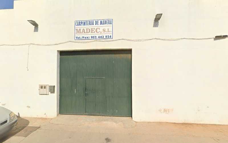 Fotografia tomada fuera de Carpinteria De Madera Madec,S.L. - Carpintero en Las Lagunas de Mijas, Málaga