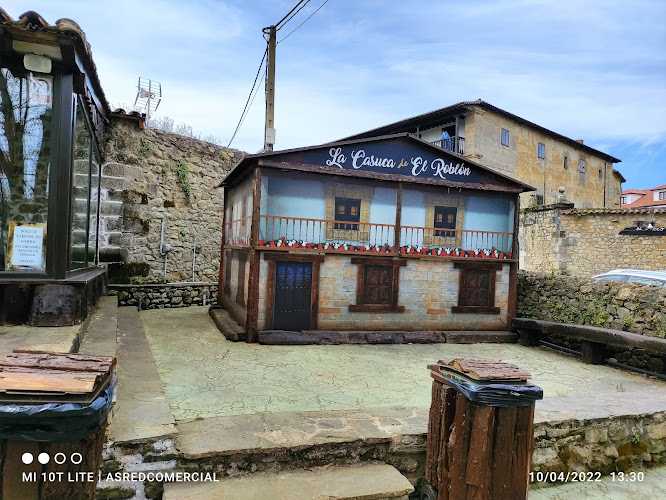Fotografia tomada fuera de Terraza El Roblón - bares en Santillana del Mar, Cantabria