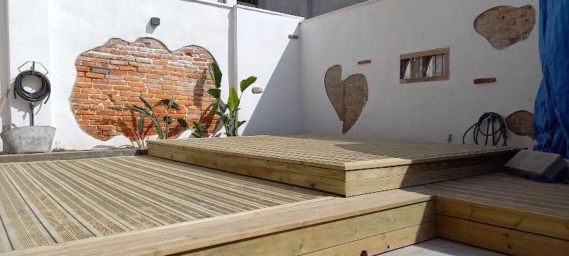 Fotografia tomada fuera de Daves Decks Cantabria - Carpintería en Ongayo, Cantabria