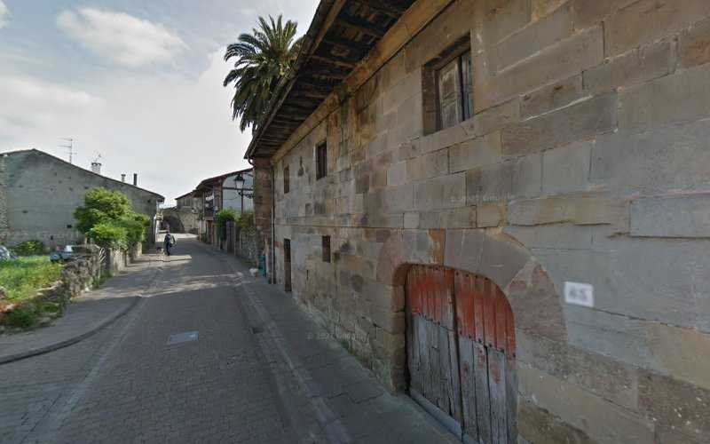 Fotografia tomada fuera de Dergos - Becerril - Carpintería metálica y de aluminio en Cartes, Cantabria