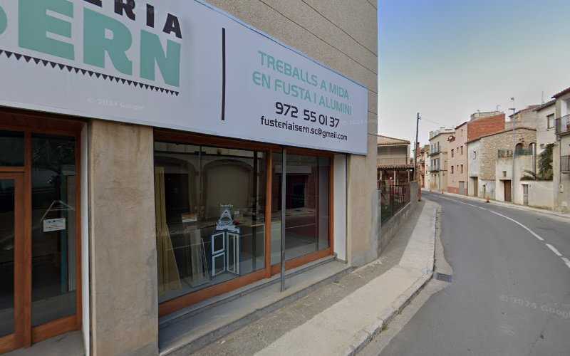 Fotografia tomada fuera de Fusteria Isern - Carpintero en L'Armentera, Girona