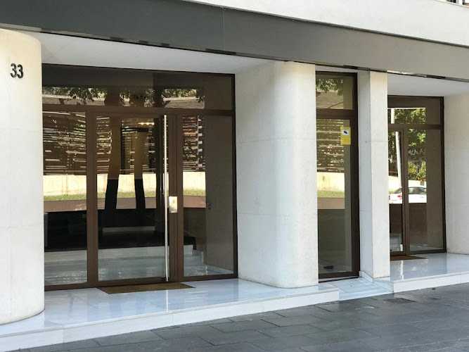 Fotografia tomada fuera de Artimetal Carpinteria Aluminio Y Hierro, S.l. - Metal·listeria en Barcelona, Barcelona