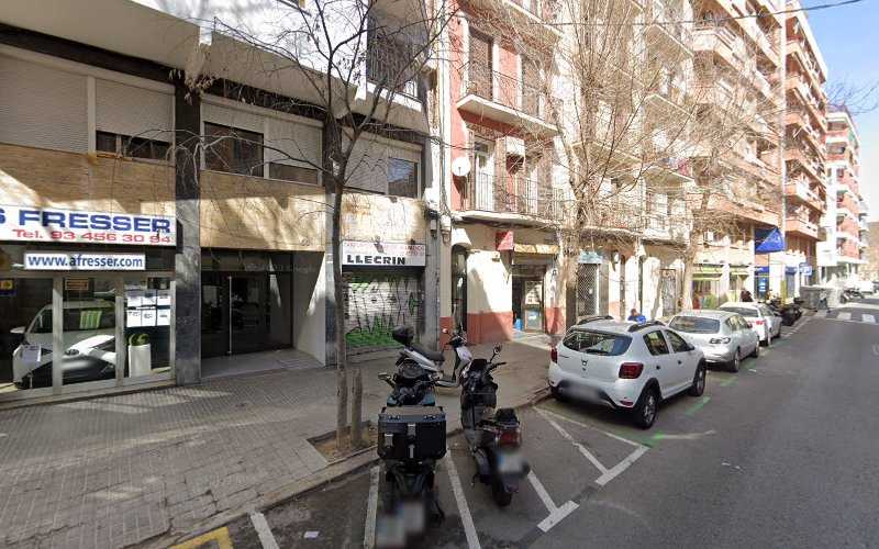 Fotografia tomada fuera de Carpinteria de Aluminio - Metal·listeria en Barcelona, Barcelona