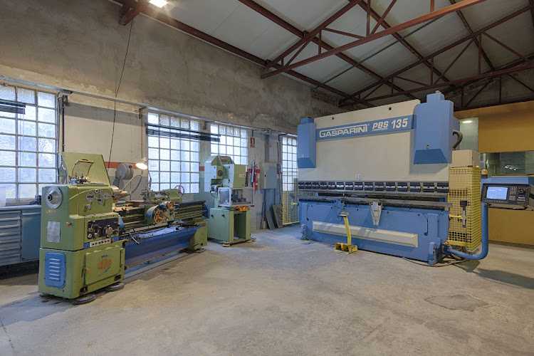 Fotografia tomada fuera de Metal·listeria Bagés - Carpintería metálica y de aluminio en Sant Vicenç de Castellet, Barcelona