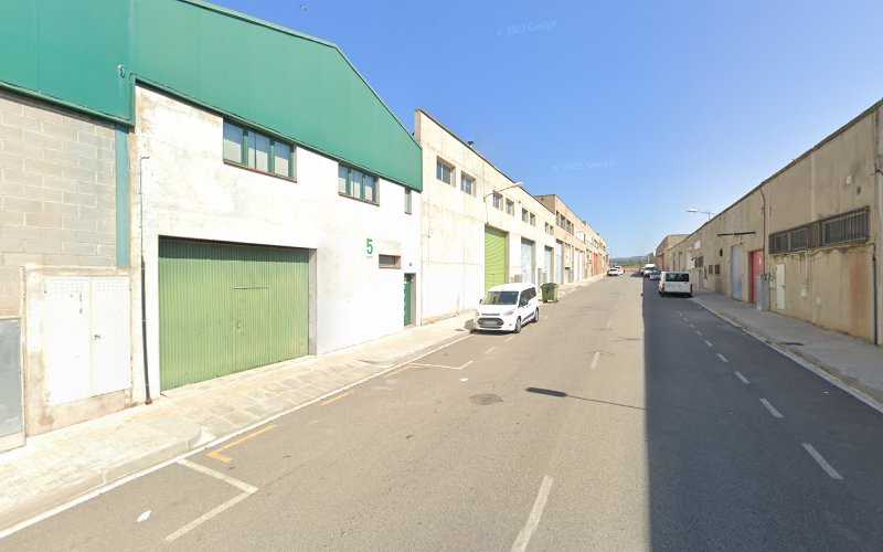 Fotografia tomada fuera de Mobles Menestral Sl - Fábrica de muebles en Òdena, Barcelona