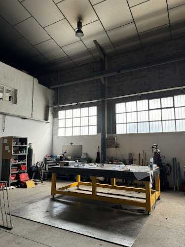 Fotografia tomada fuera de Taller Nou Sant Hilari S.L. - Carpintería metálica y de aluminio en Sant Hilari Sacalm, Girona