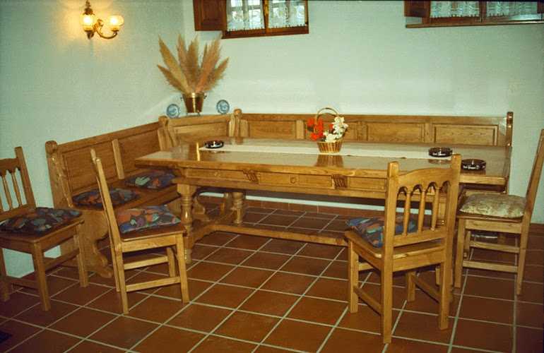 Fotografia tomada fuera de Carpintería Ebanistería Lucas - Carpintero en Panes, Asturias