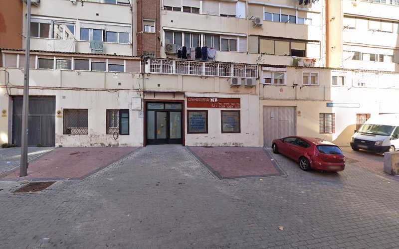 Fotografia tomada fuera de Carpinteria Mb - Carpintero en Madrid, Madrid