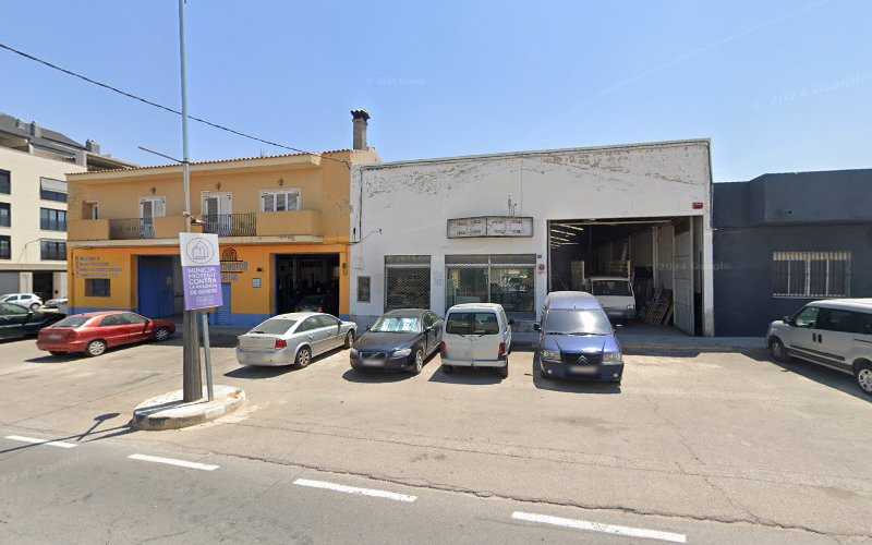 Fotografia tomada fuera de Taller Cerrajería Toifer - Jose Vicente Tomás - Cerrajero en Riba-roja de Túria, Valencia