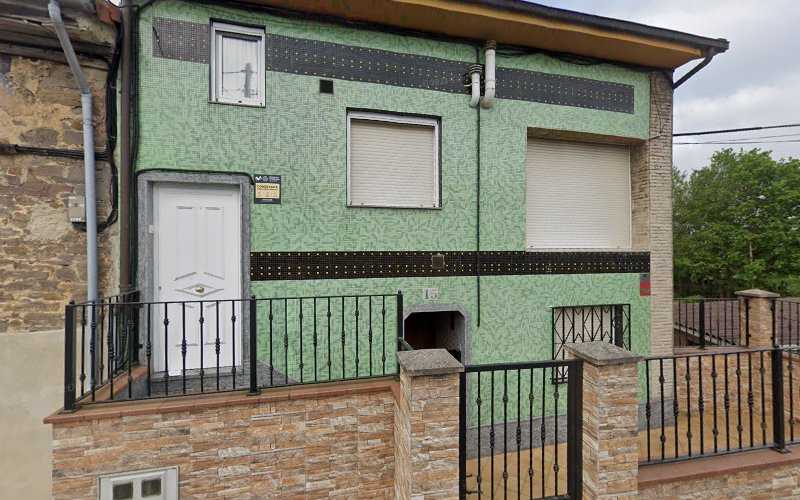 Fotografia tomada fuera de CARPINTERÍA NAVES - Servicio de limpieza en Otero-Roiles, Asturias