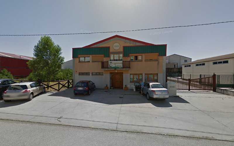 Fotografia tomada fuera de Carpinteros Del Urbión - Tienda de armarios en Quintanar de la Sierra, Burgos