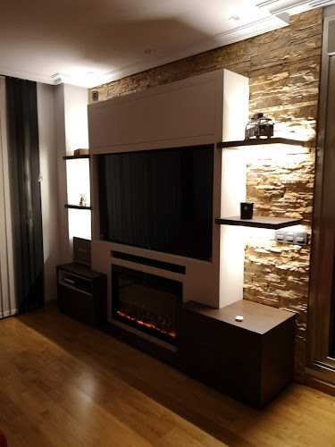 Fotografia tomada fuera de Carpinteria Noval - Carpintería en Pola de Siero, Asturias