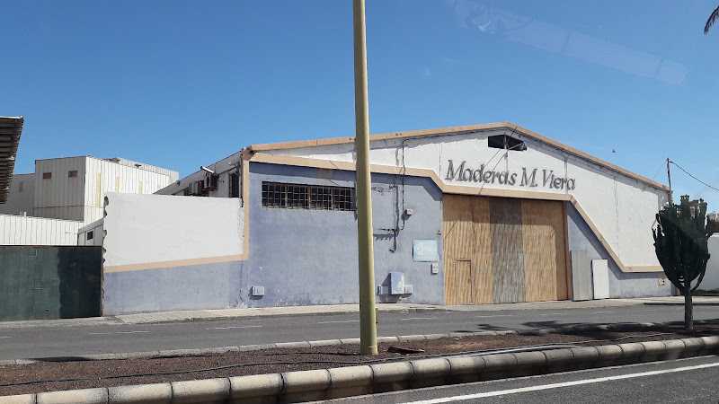 Fotografia tomada fuera de Maderas M. Viera Fuerteventura S.L. - Empresa maderera en Puerto del Rosario, Las Palmas