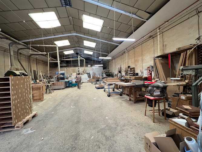 Fotografia tomada fuera de Ebanistería El Enebral - Ebanista en Cuarte de Huerva, Zaragoza