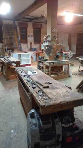 Fotografia tomada fuera de Carpintería y Ebanistería Ebano Astur - Tienda de muebles en Oviedo, Asturias