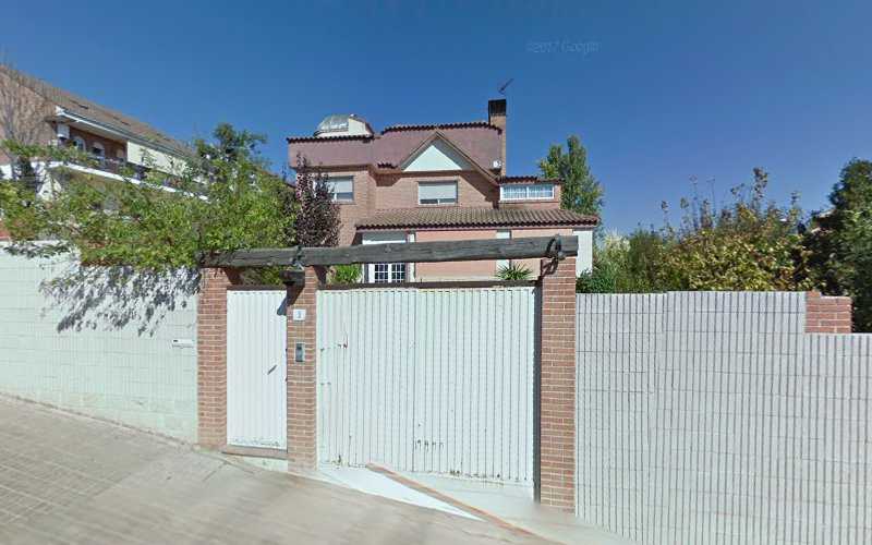 Fotografia tomada fuera de Aluprasa Aluminios - Carpintería metálica y de aluminio en Alalpardo, Madrid