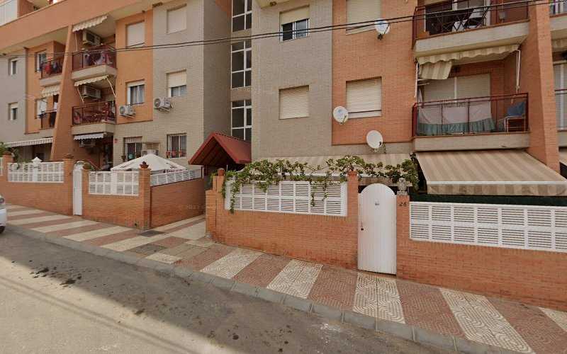 Fotografia tomada fuera de Jose Metal | Carpintería Metálica - Carpintería metálica y de aluminio en Aguadulce, Almería