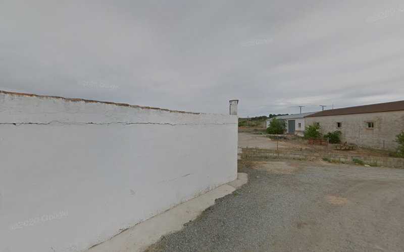 Fotografia tomada fuera de maderas y derivados la chica y yo, s.l - Carpintería en Abengibre, Albacete