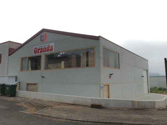 Fotografia tomada fuera de Carpinteria Granda - Carpintería en Caravia, Asturias