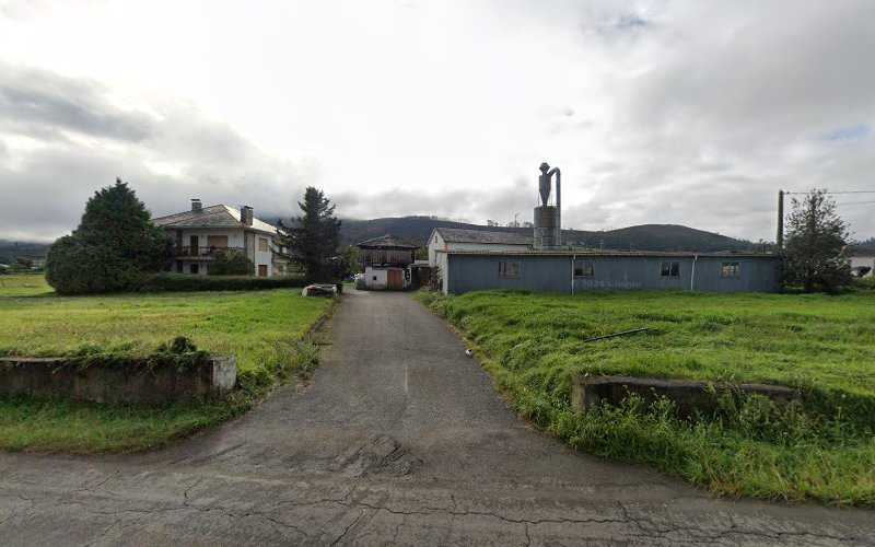 Fotografia tomada fuera de Carpintería Agustín - Tienda de armarios en Almuña, Asturias