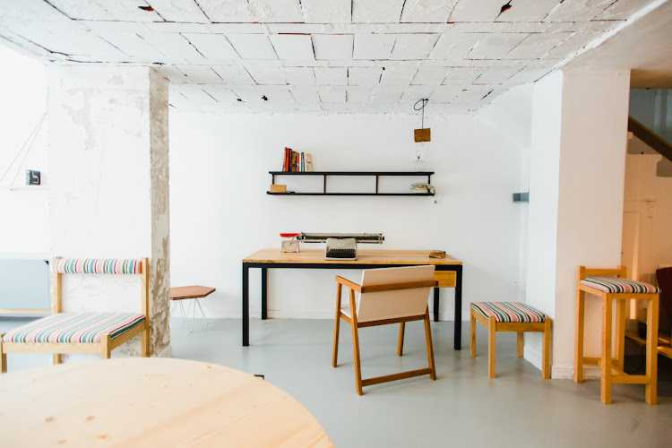 Fotografia tomada fuera de OSSO EBANISTERIA CREATIVA - Tienda de artículos para el hogar en A Estrada, Pontevedra