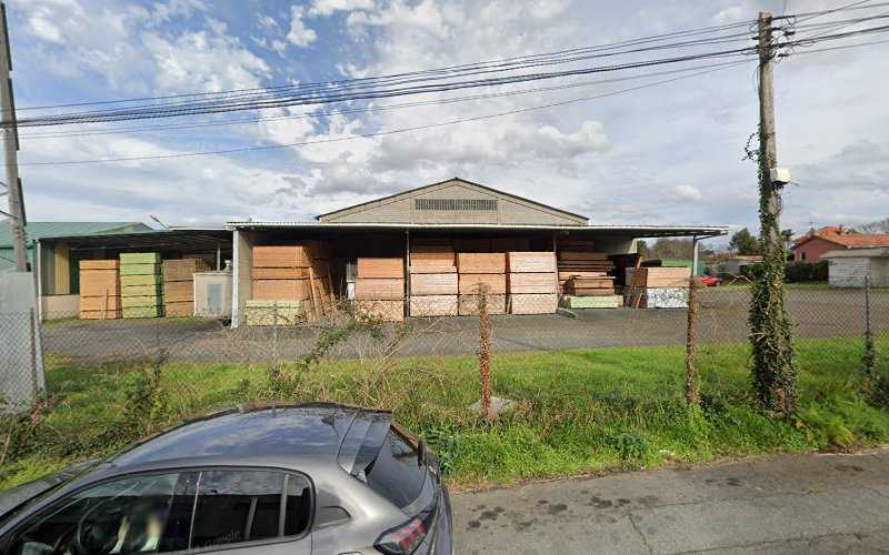 Fotografia tomada fuera de Maderas Dans - Empresa maderera en Cambre, A Coruña