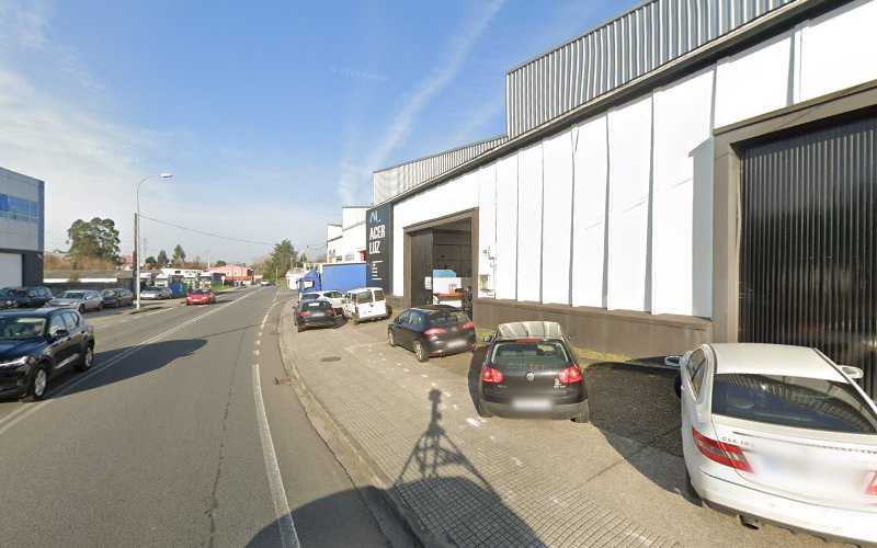 Fotografia tomada fuera de ACERLUZ - Carpintería metálica y de aluminio en Sigrás, A Coruña