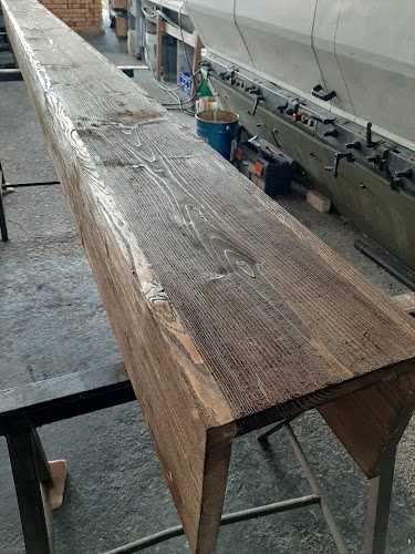 Fotografia tomada fuera de Maderas Soto S.A. - Establecimiento de venta de madera en Ourense, Orense