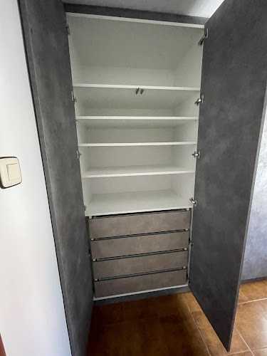 Fotografia tomada fuera de Carpintería Ebanistería Alfer C B - Ebanista en Gijón, Asturias