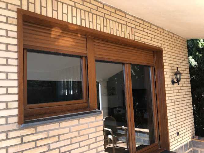 Fotografia tomada fuera de Serrano Ventanas - Carpintería metálica y de aluminio en Zaragoza, Zaragoza