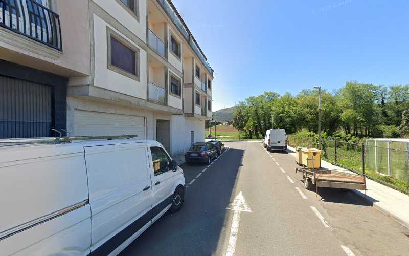 Fotografia tomada fuera de Cerper Metalistas S.L - Carpintería en Vimianzo, A Coruña