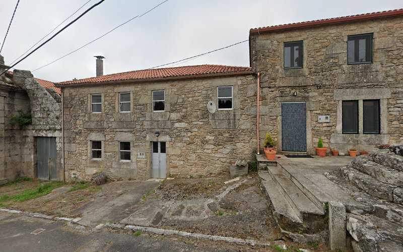 Fotografia tomada fuera de Adolfo Valiña Automatismos - Proveedor de puertas para garaje en Vimianzo, A Coruña