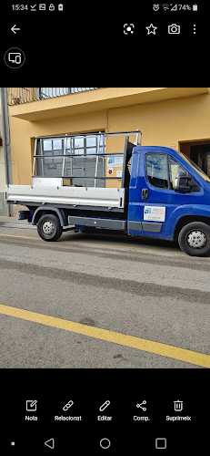 Fotografia tomada fuera de Ferloes aluminis - Carpintería metálica y de aluminio en Les Forques, Girona