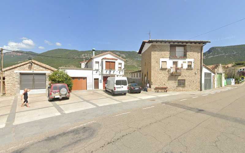 Fotografia tomada fuera de J.Abadía - Carpintería en Sigüés, Zaragoza