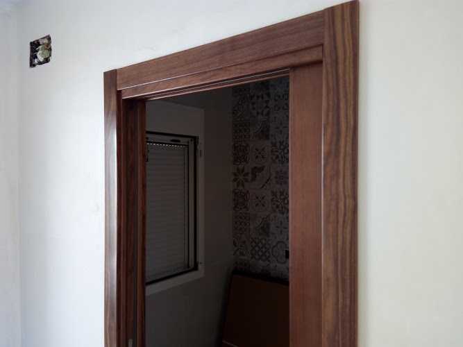 Fotografia tomada fuera de Carpintería Antón Clavé Cocinas y Puertas Vilaseca - Botiga de mobiliari de cuina en Vila-seca, Tarragona