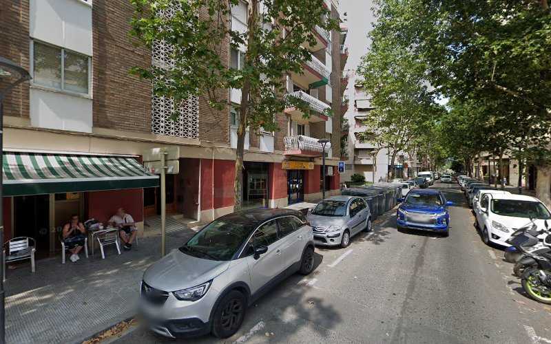 Fotografia tomada fuera de Coval Finestres S.A - Metal·listeria en Reus, Tarragona